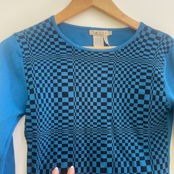Blue Thick long sleeve top, size S. Cool checkered pattern on the front! - Picture 3 of 6